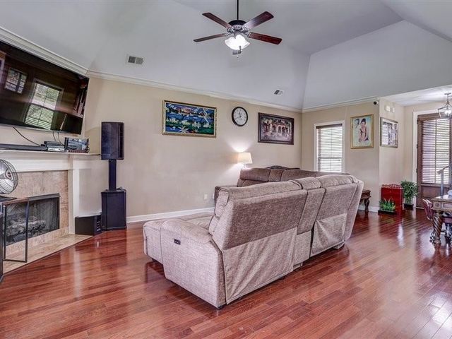 8545 WOODLAND ROSE CIR, Memphis, TN 38016