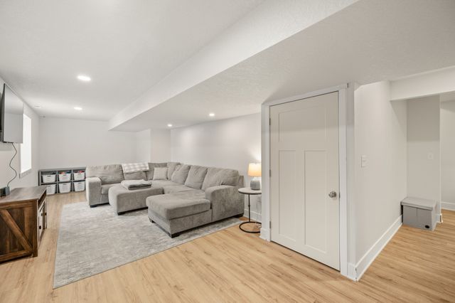 3517 NE Winding Trail Drive, Ankeny, IA 50021