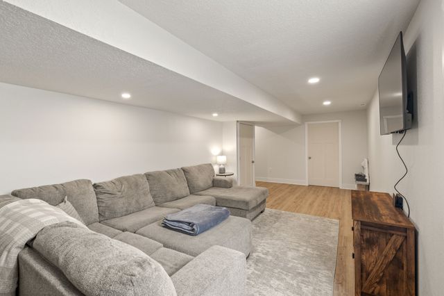 3517 NE Winding Trail Drive, Ankeny, IA 50021