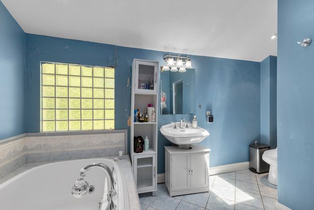 30 Tinson Rd, Quincy, MA 02169