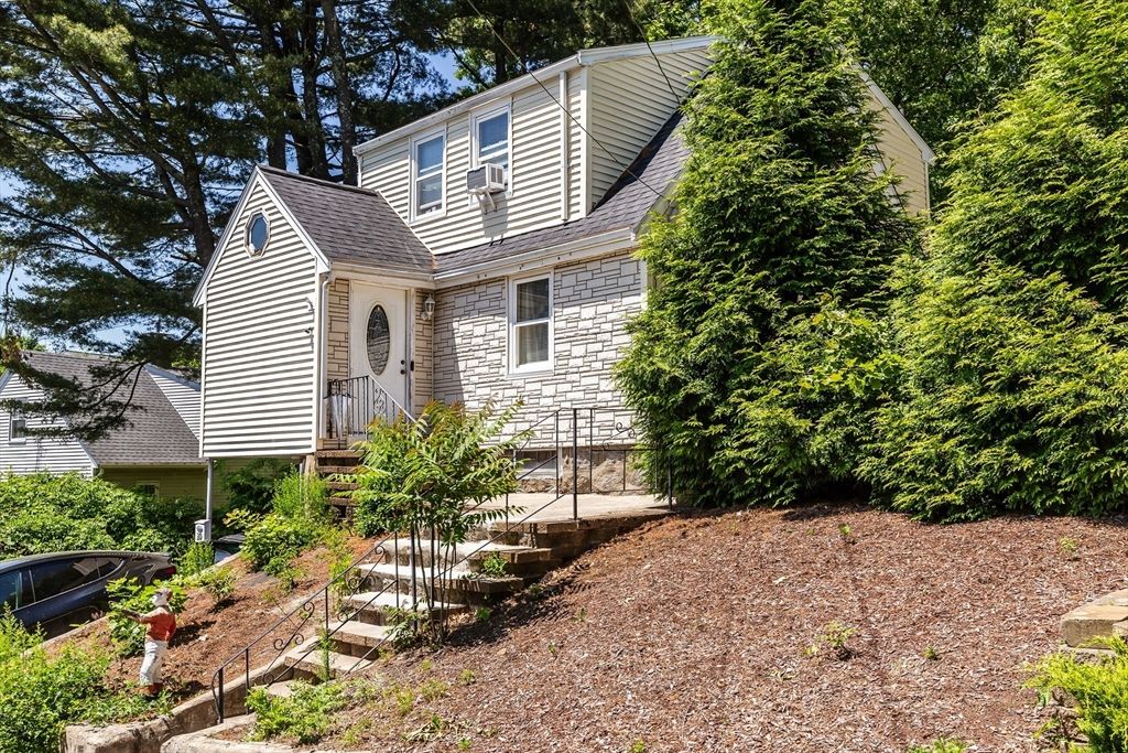 30 Tinson Rd, Quincy, MA 02169