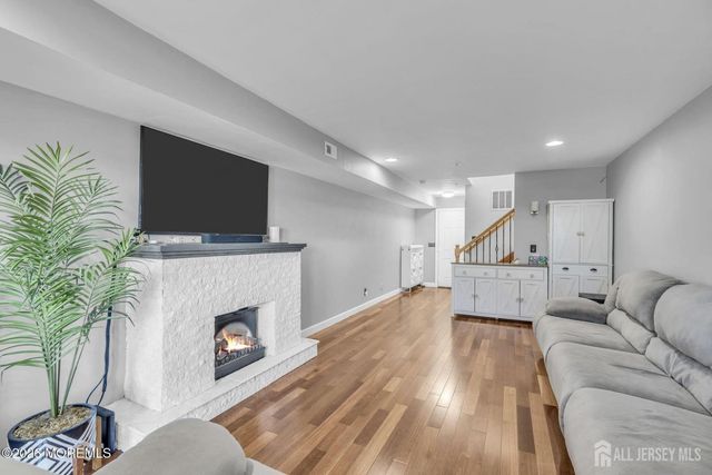 28 Raritan Reach Road, South Amboy, NJ 08879