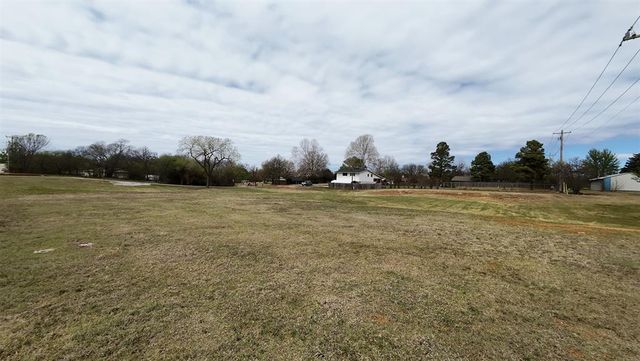 715 E Rock Creek Rd Road, Norman, OK 73069