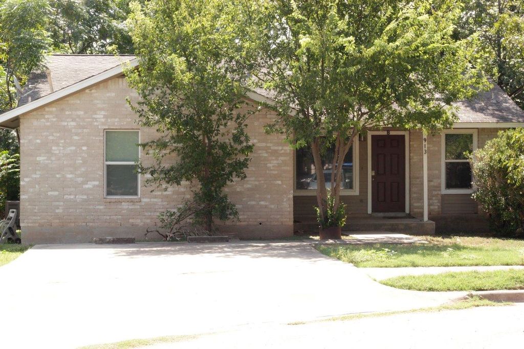 913 Bret LN, Austin, TX 78721