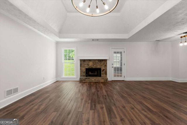5015 Logans Run, Loganville, GA 30052