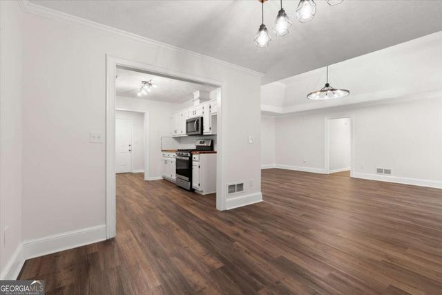 5015 Logans Run, Loganville, GA 30052