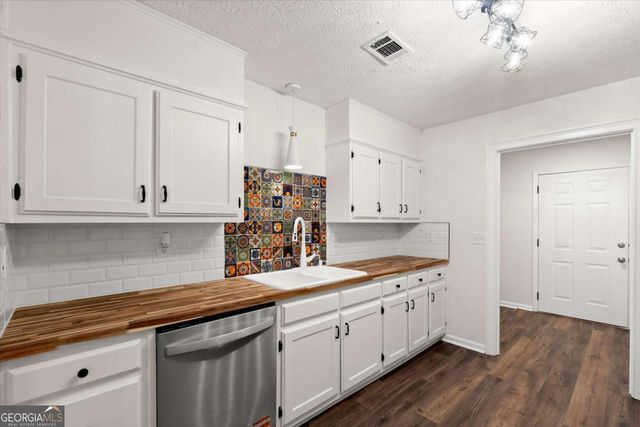 5015 Logans Run, Loganville, GA 30052