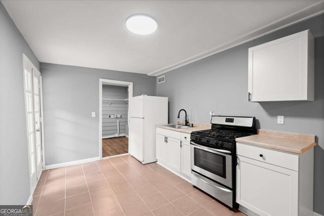 5015 Logans Run, Loganville, GA 30052