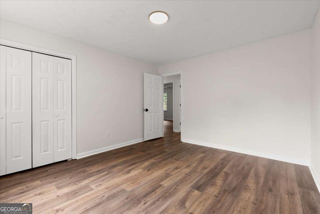 5015 Logans Run, Loganville, GA 30052