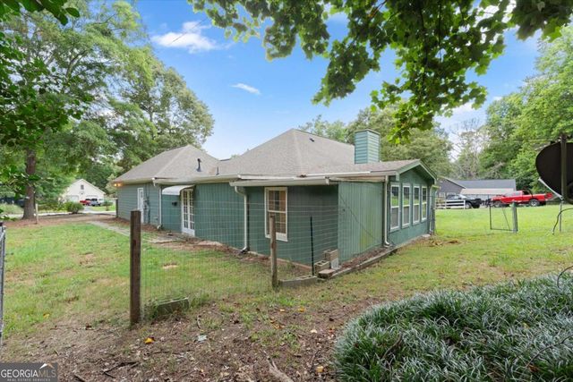 5015 Logans Run, Loganville, GA 30052