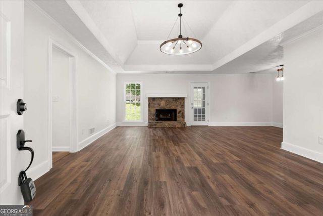 5015 Logans Run, Loganville, GA 30052