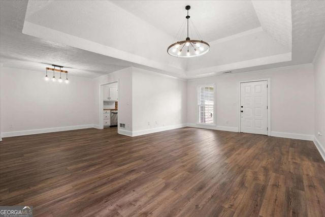 5015 Logans Run, Loganville, GA 30052