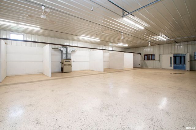 9815 W US Hwy 150 N Highway, Edwards, IL 61528