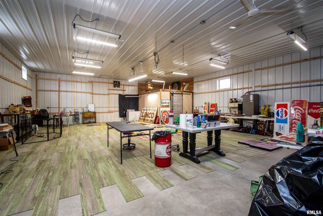 9815 W US Hwy 150 N Highway, Edwards, IL 61528