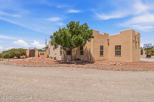 4900 Alma Road, Las Cruces, NM 88011