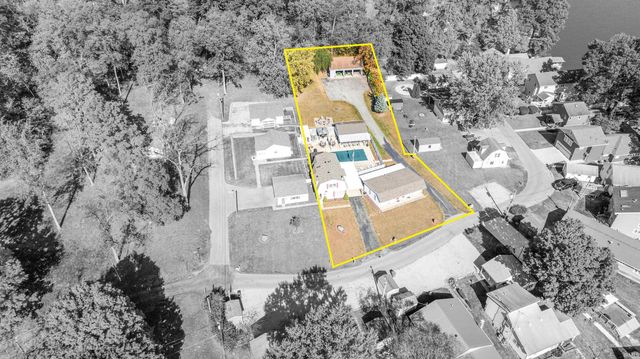 5785 E Golden Hills Drive, Monticello, IN 47960