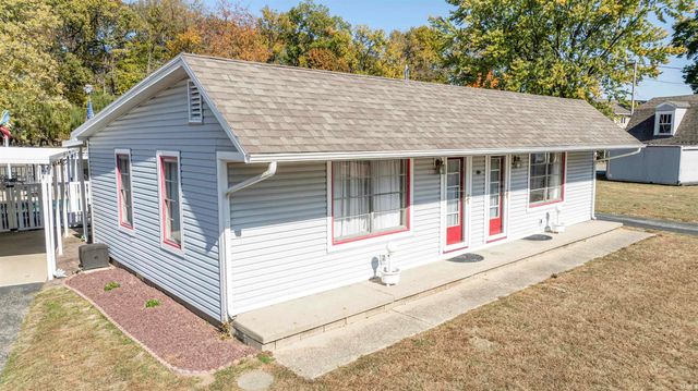 5785 E Golden Hills Drive, Monticello, IN 47960