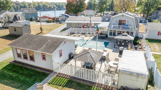 5785 E Golden Hills Drive, Monticello, IN 47960