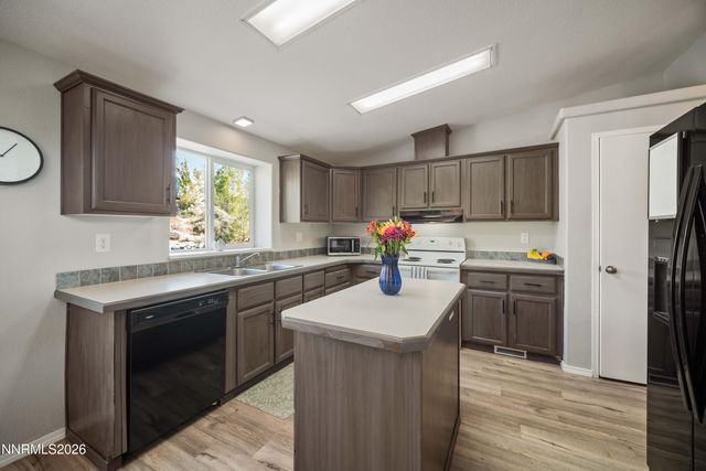 13705 N Red Rock Road, Reno, NV 89508