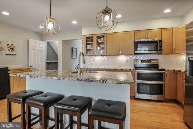 14617 LOCK DR, Centreville, VA 20120