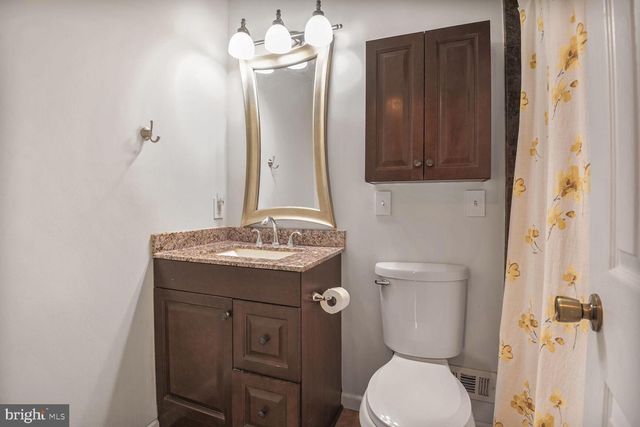 14617 LOCK DR, Centreville, VA 20120