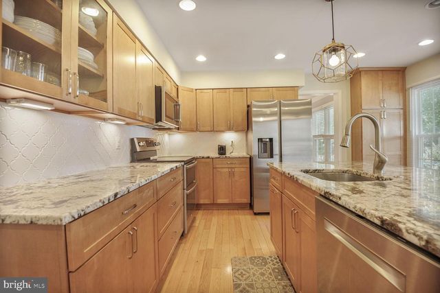 14617 LOCK DR, Centreville, VA 20120