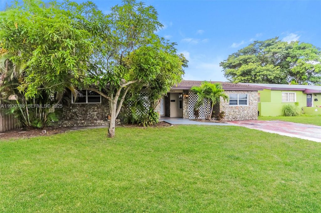 7560 Venetian St, Miramar, FL 33023