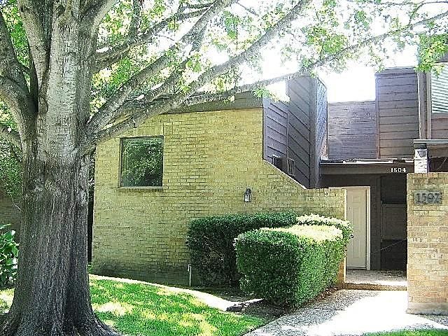 1504 Wolf Run, College Station, TX 77840