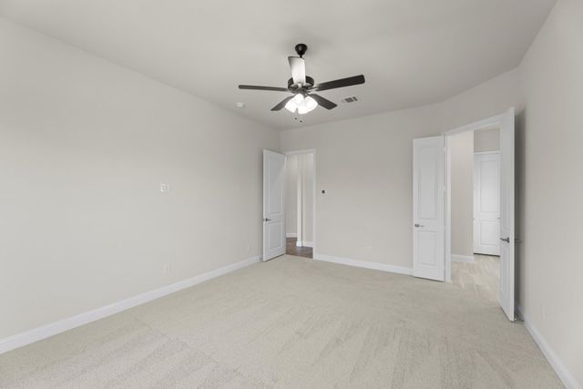 1046 Fleetwood Drive, Justin, TX 76247