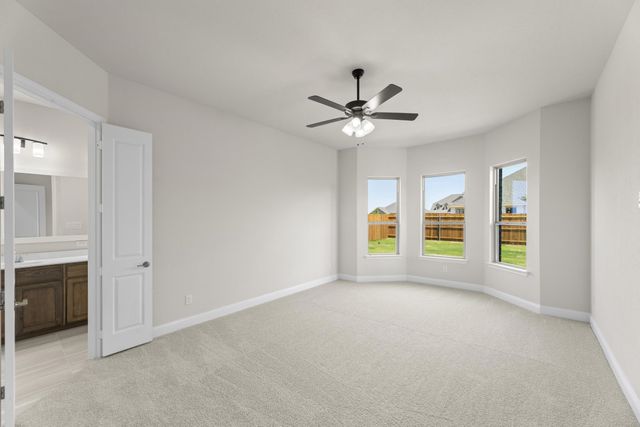 1046 Fleetwood Drive, Justin, TX 76247