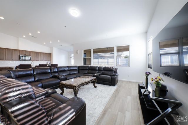 14704 Coyle Circle, Bakersfield, CA 93311