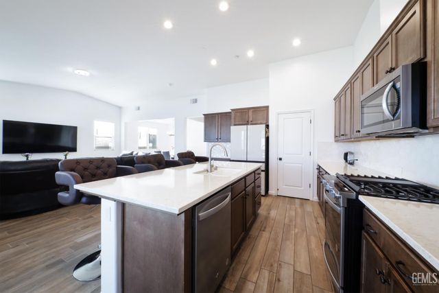 14704 Coyle Circle, Bakersfield, CA 93311