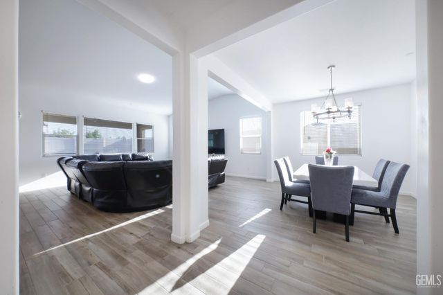 14704 Coyle Circle, Bakersfield, CA 93311
