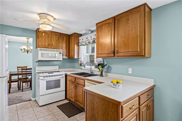 1318 State Road, Webster, NY 14580
