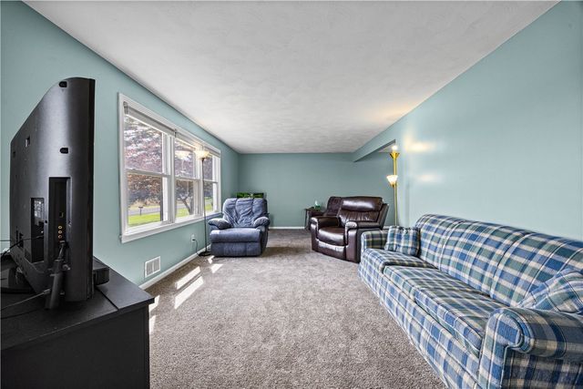 1318 State Road, Webster, NY 14580