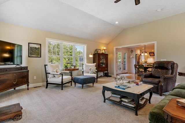 52 Woodside Ave, Rutland, MA 01543