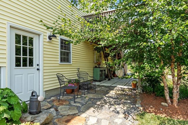 52 Woodside Ave, Rutland, MA 01543