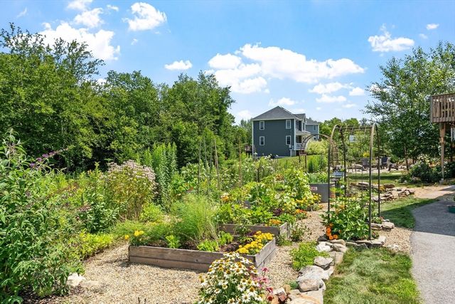 52 Woodside Ave, Rutland, MA 01543