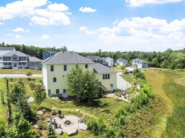 52 Woodside Ave, Rutland, MA 01543