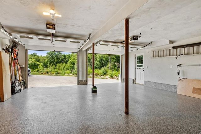 52 Woodside Ave, Rutland, MA 01543