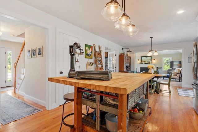 52 Woodside Ave, Rutland, MA 01543