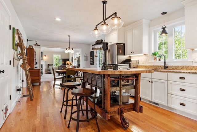 52 Woodside Ave, Rutland, MA 01543