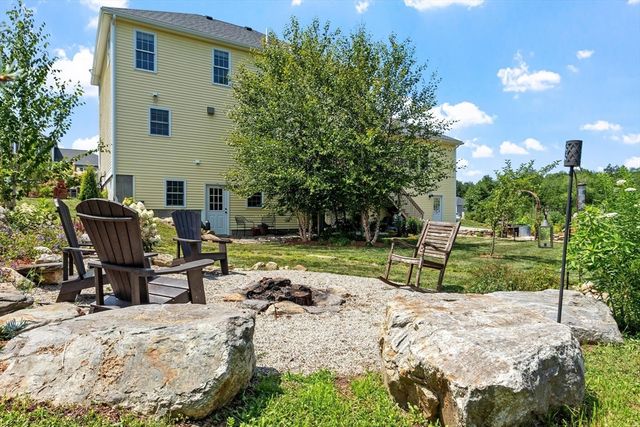 52 Woodside Ave, Rutland, MA 01543