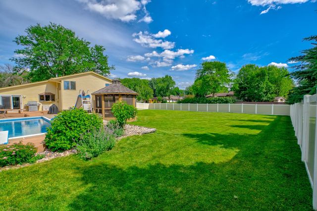 13491 Fairlawn Court, Apple Valley, MN 55124