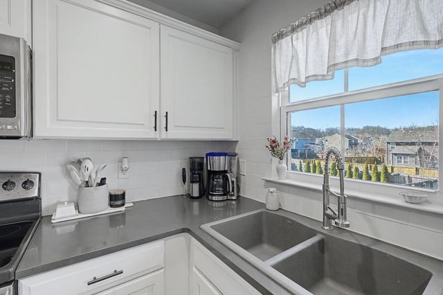 515 Avondale Park Blvd, Nashville, TN 37221