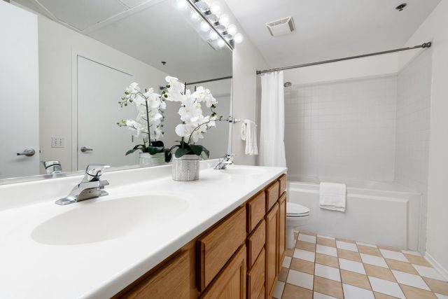 1530 S State Street 415, Chicago, IL 60605