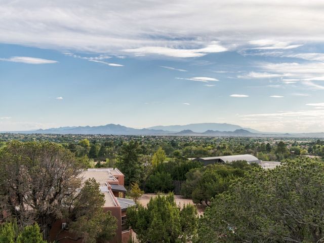 1889 Conejo Dr, Santa Fe, NM 87505