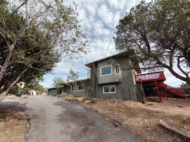 1889 Conejo Dr, Santa Fe, NM 87505