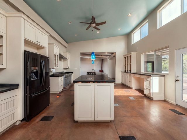 1889 Conejo Dr, Santa Fe, NM 87505