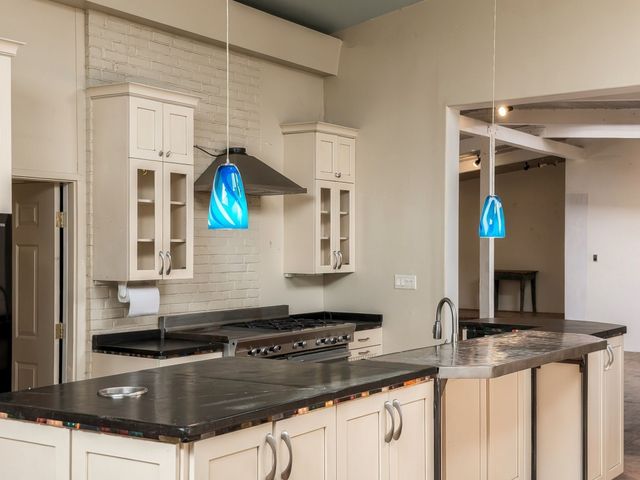 1889 Conejo Dr, Santa Fe, NM 87505